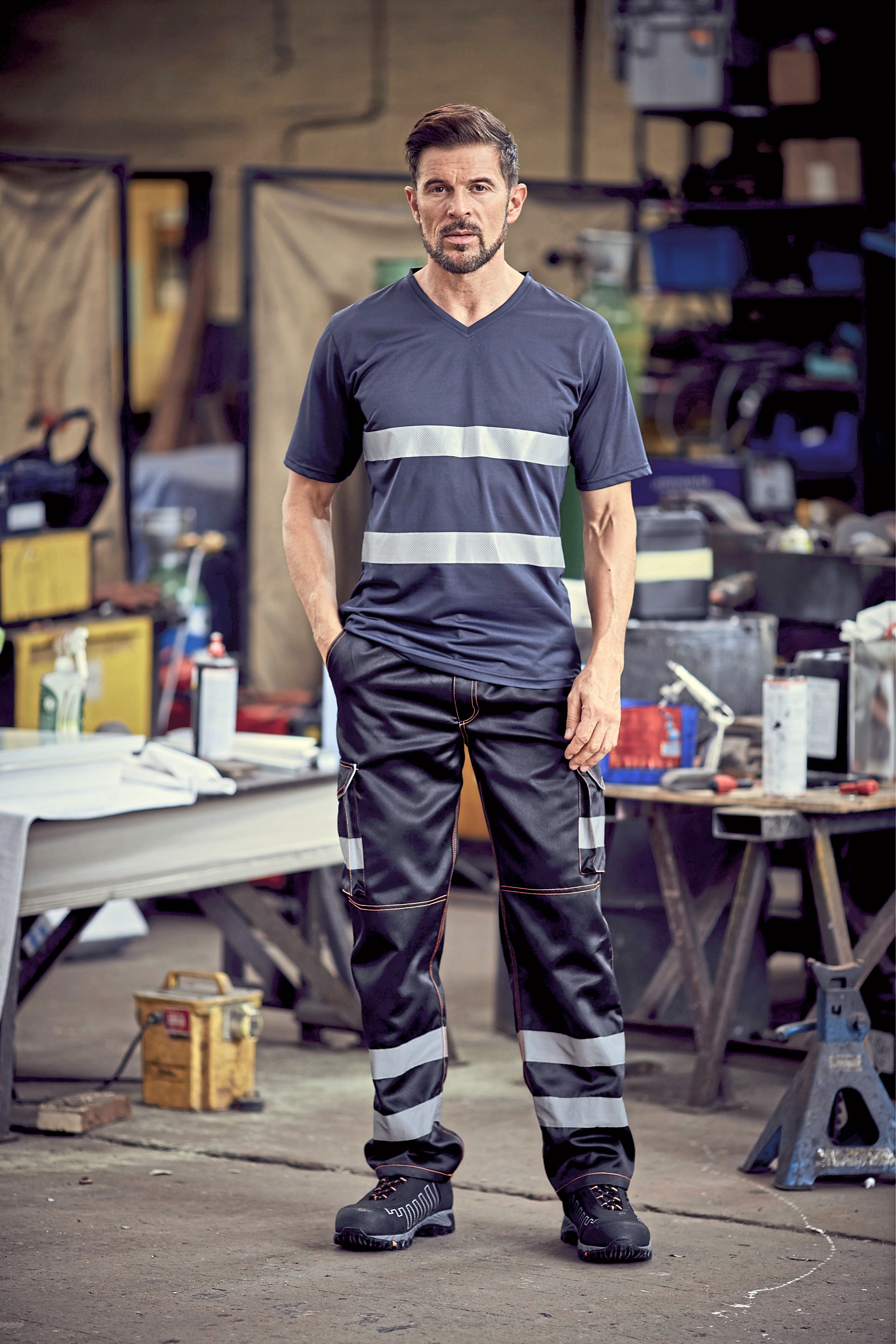 Hi-Vis Top Cool Super Light V-Neck T-Shirt