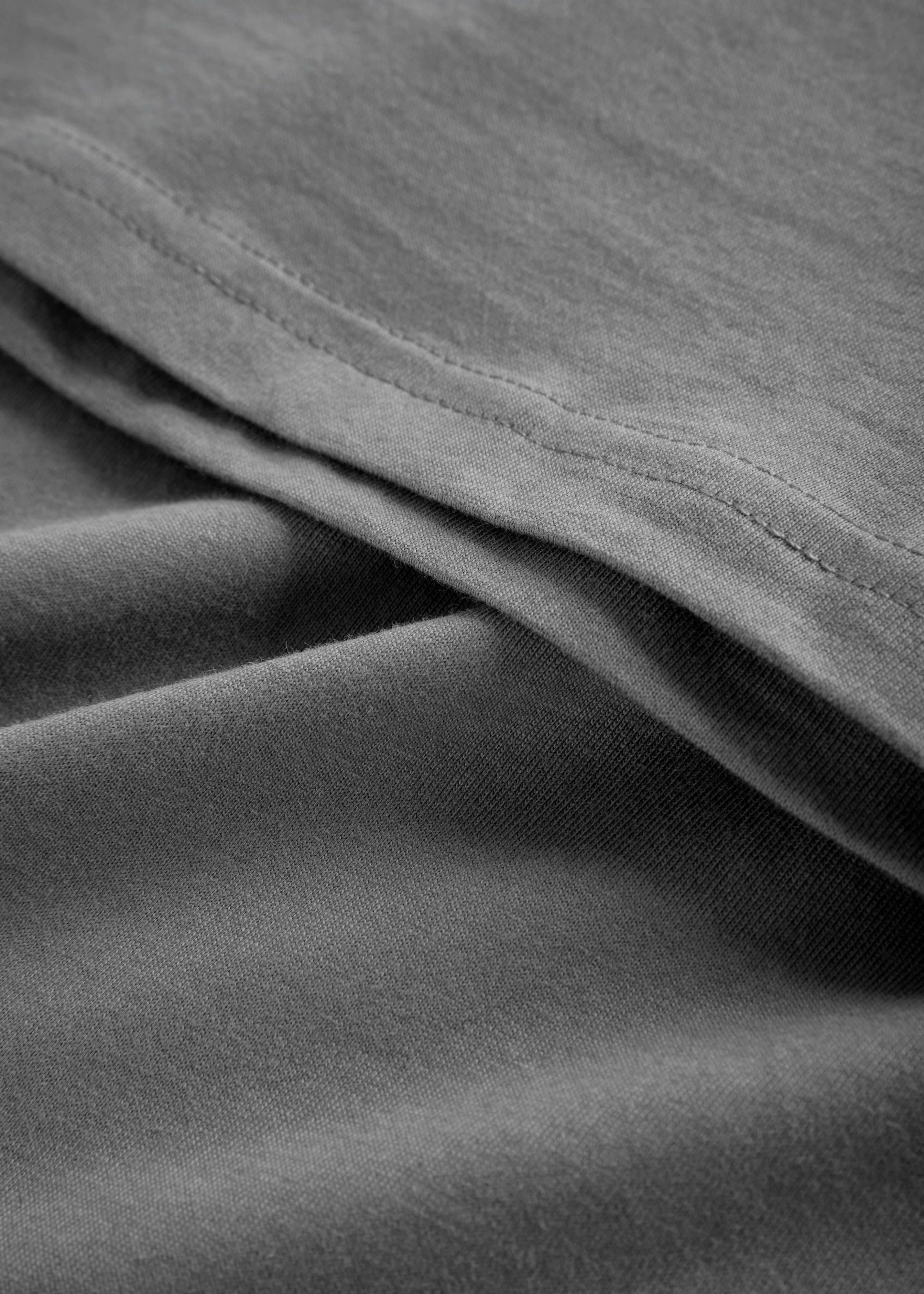 T-Shirt – Premium V-Neck-T