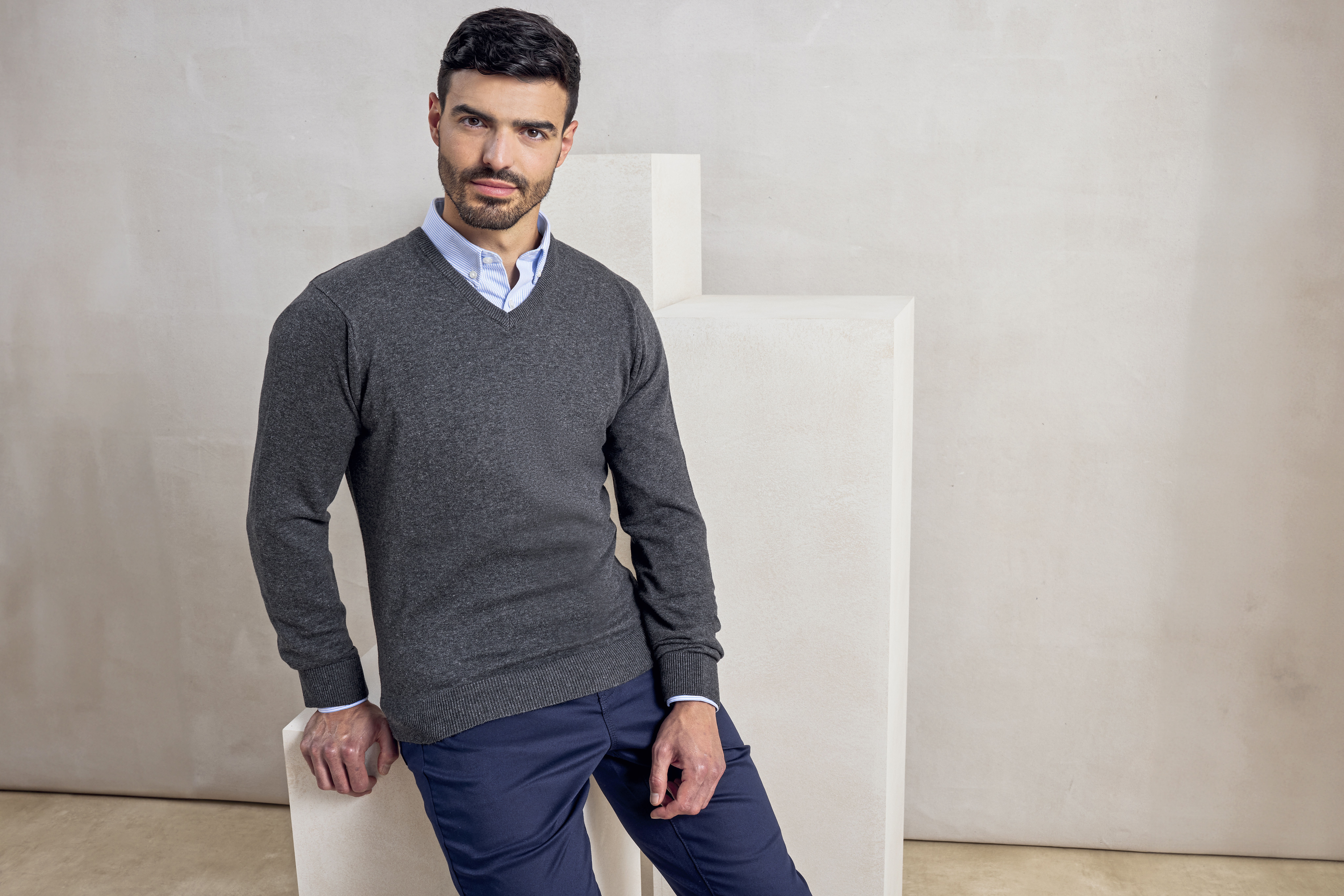 Pullover – Men´s V-Neck Knitted Sweater