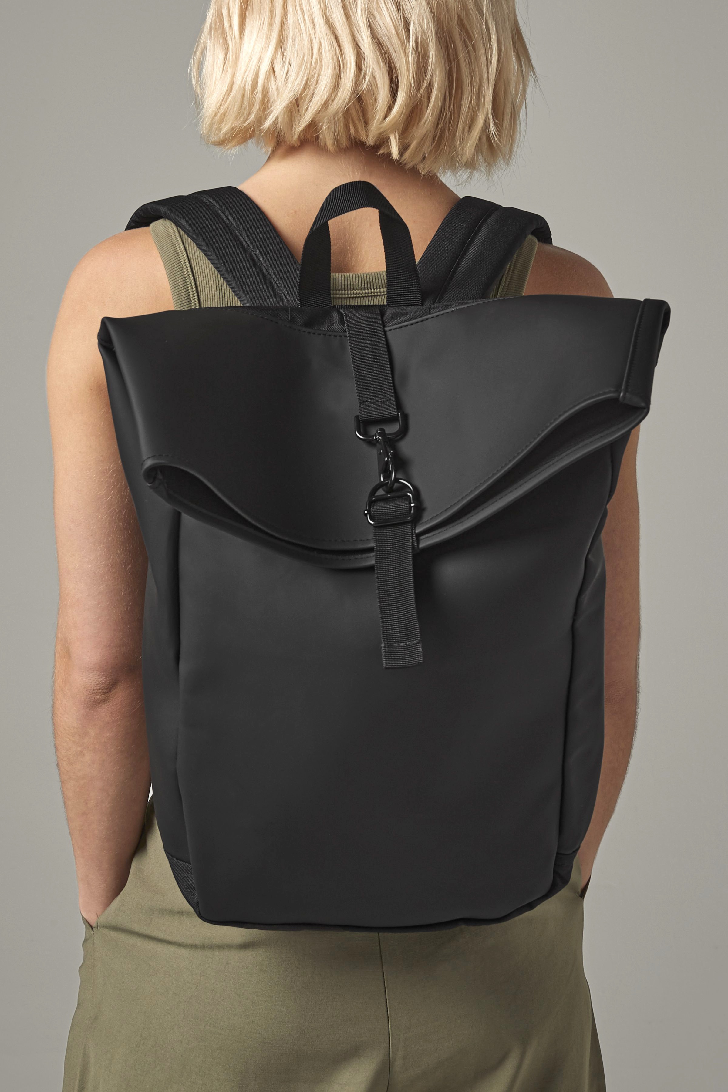 Tasche – Matte PU Roll-Top Backpack