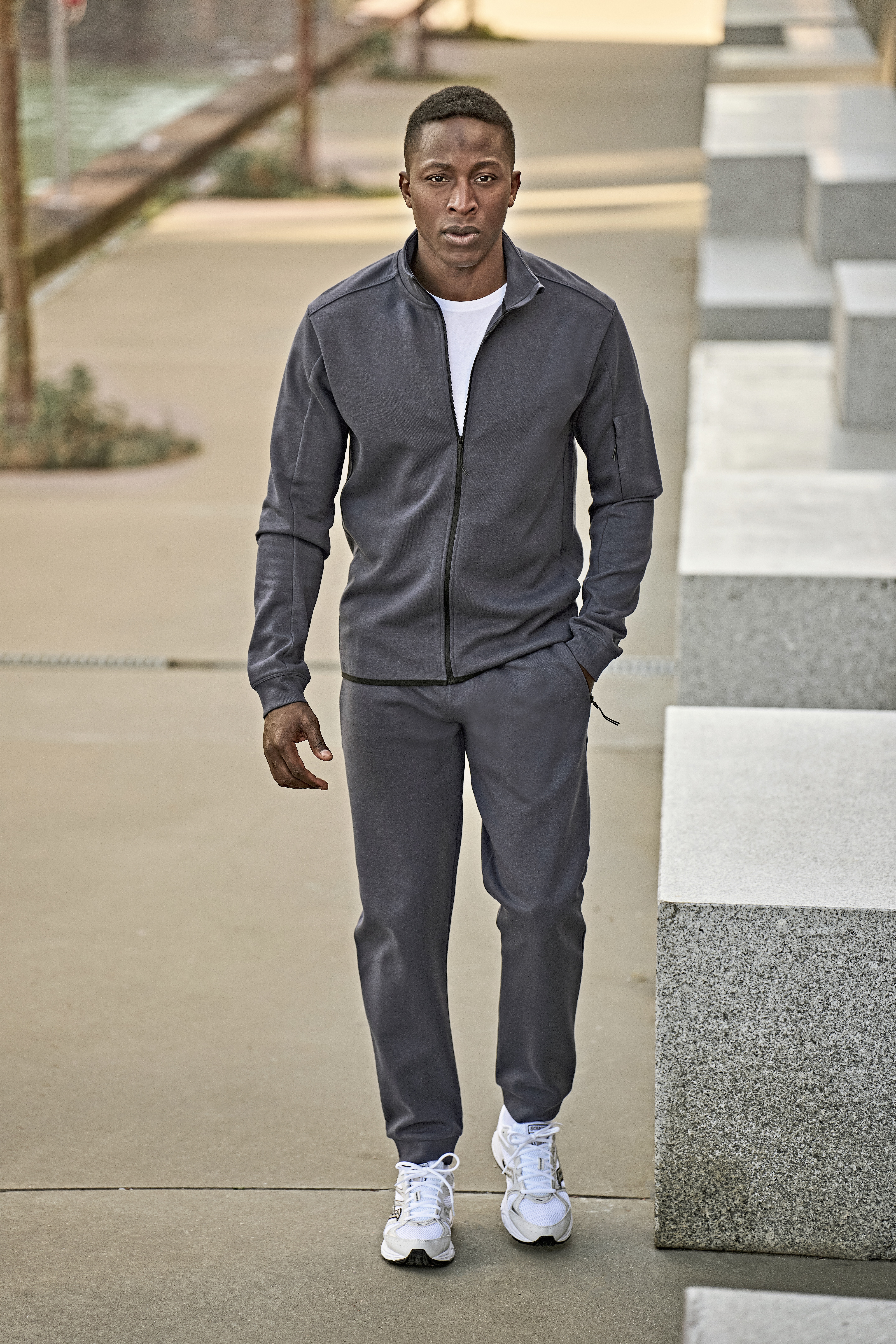 Sweatshirt – Athletic Full Zip Sweat