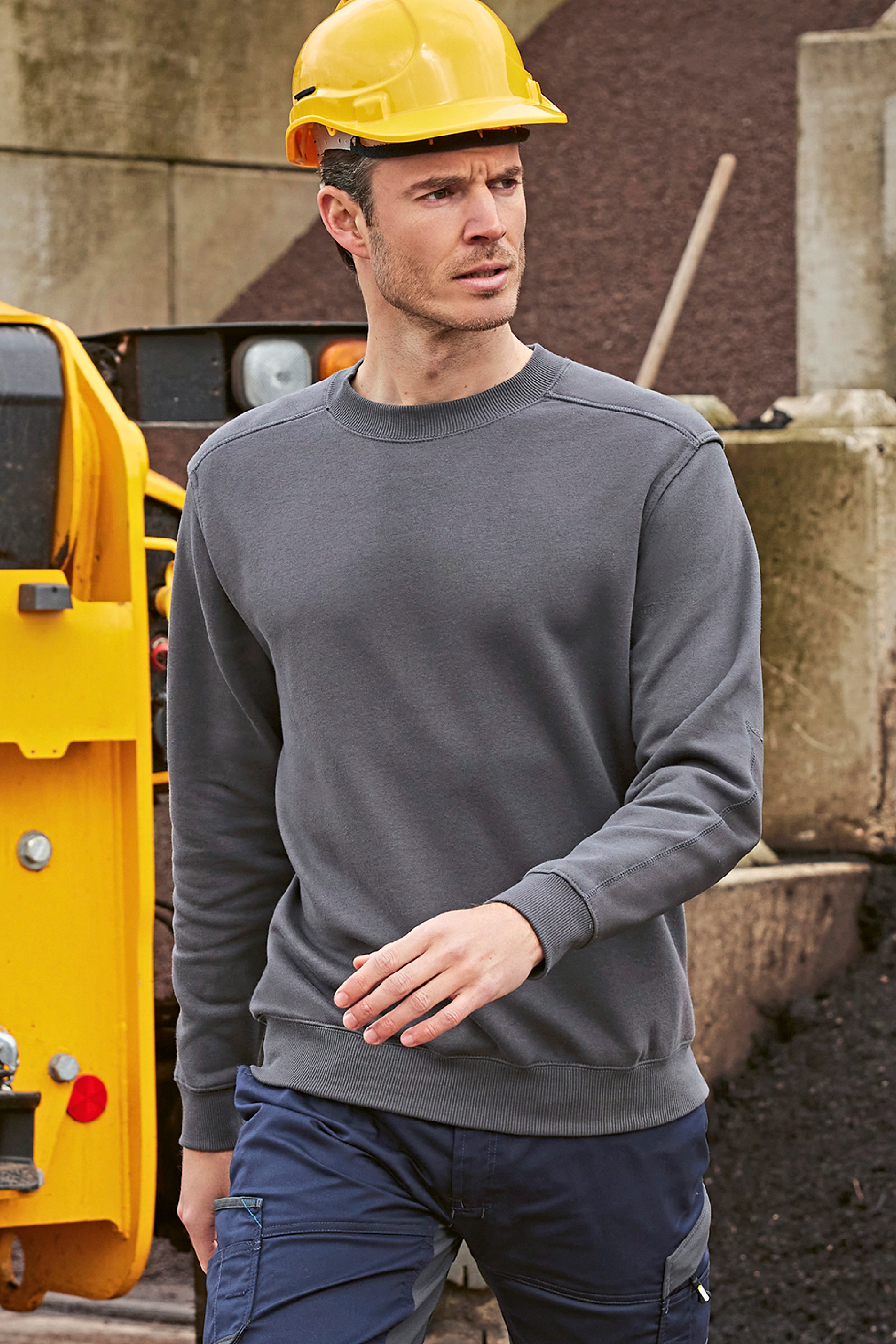 Sweatshirt – Unisex Hero Pro Sweat