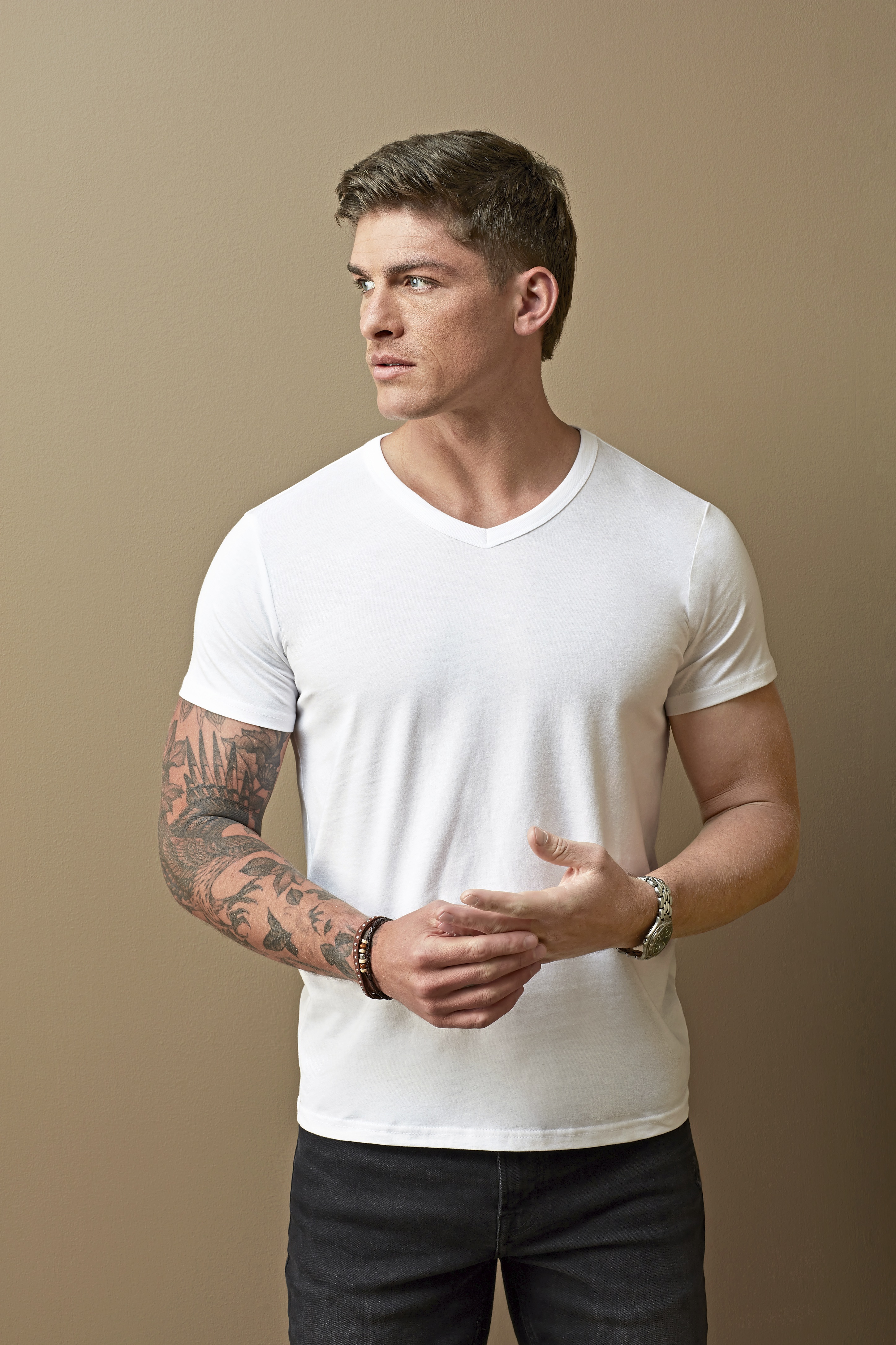T-Shirt – Ben V-Neck