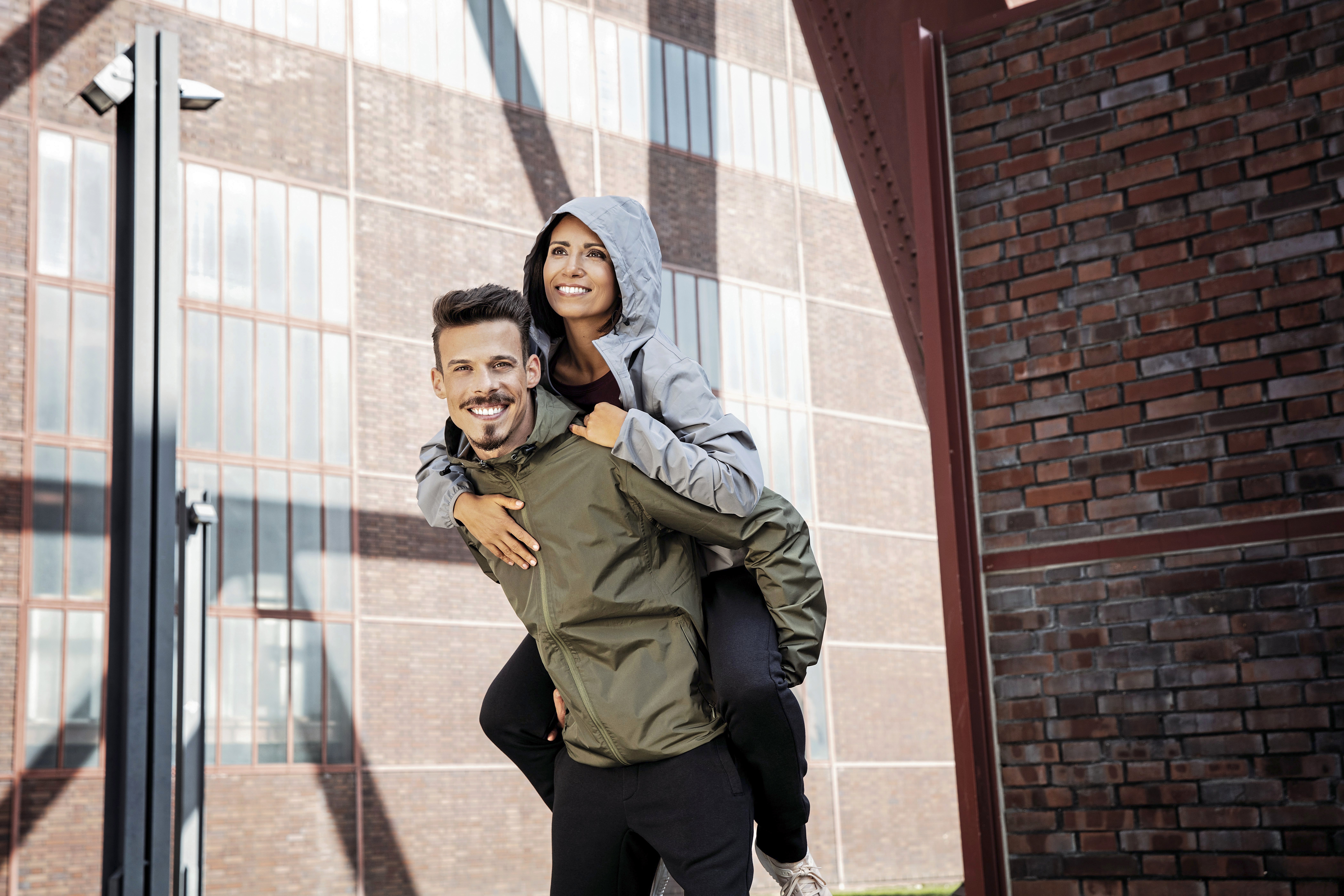 Jacke – my mate - Unisex Hooded Windbreaker