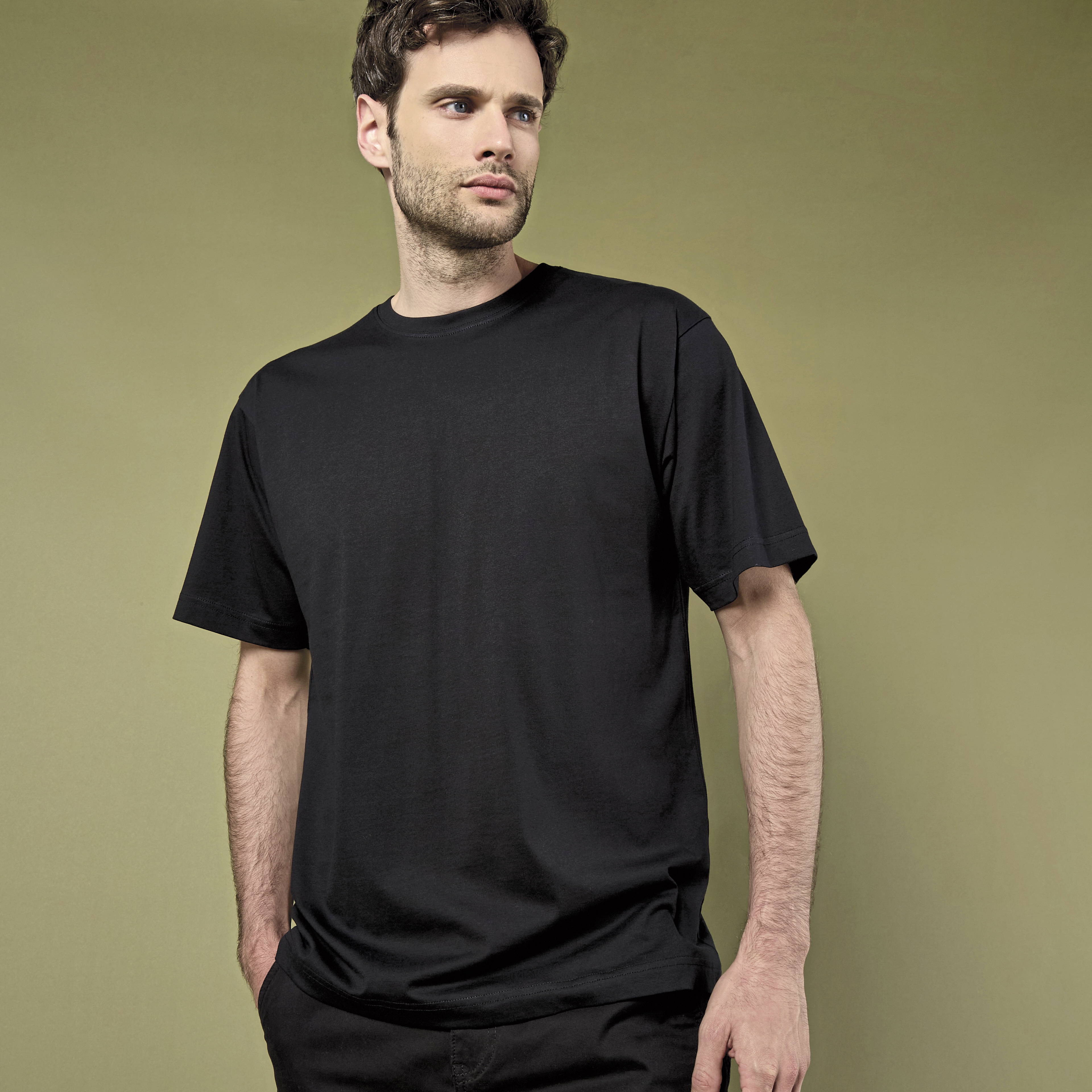 T-Shirt – Classic Fit Hunky Tee