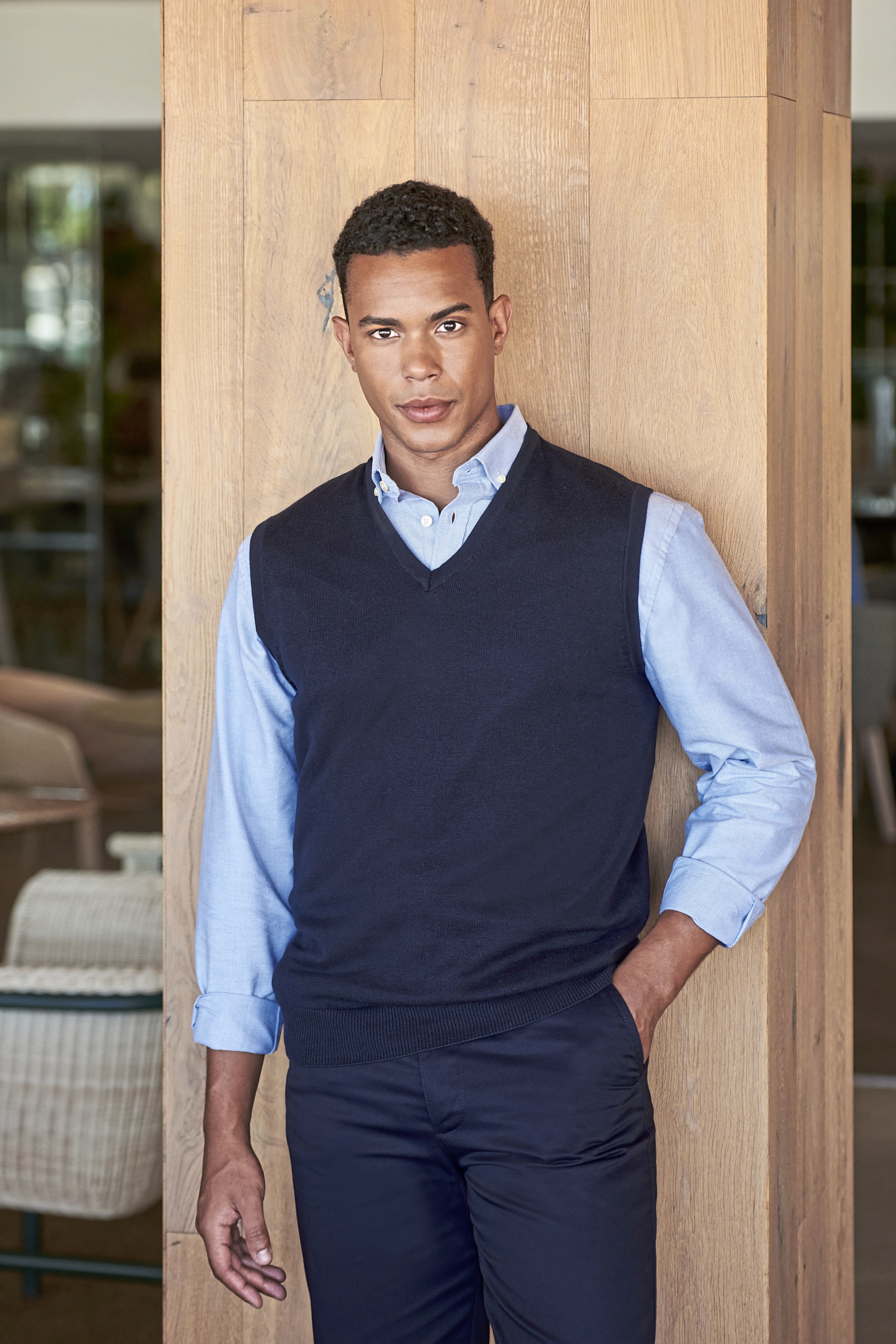 Pullover – Men´s Lightweight Sleeveless V-Neck Jumper